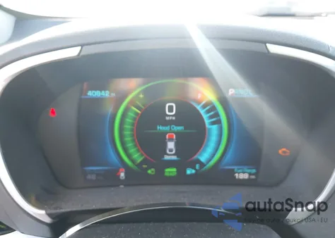 2018 Chevrolet Volt Lt z USA, uszkodzony, nr VIN 1G1RA6S59JU157173